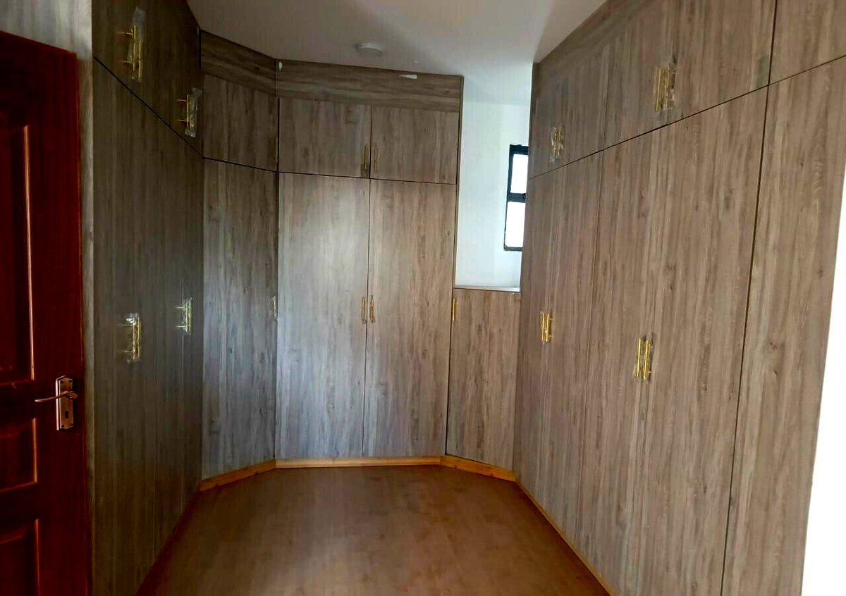 4-Ensuite Townhouse with DSQ on Convent Drive - Lavington