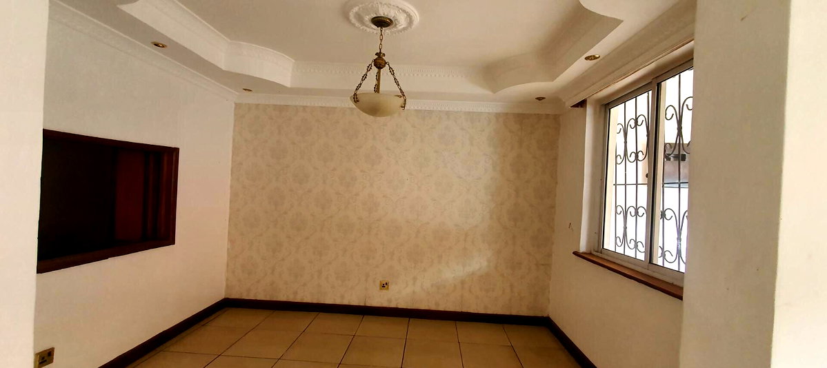 Spacious 4-Bed Townhouse with Pantry & DSQ - Lavington