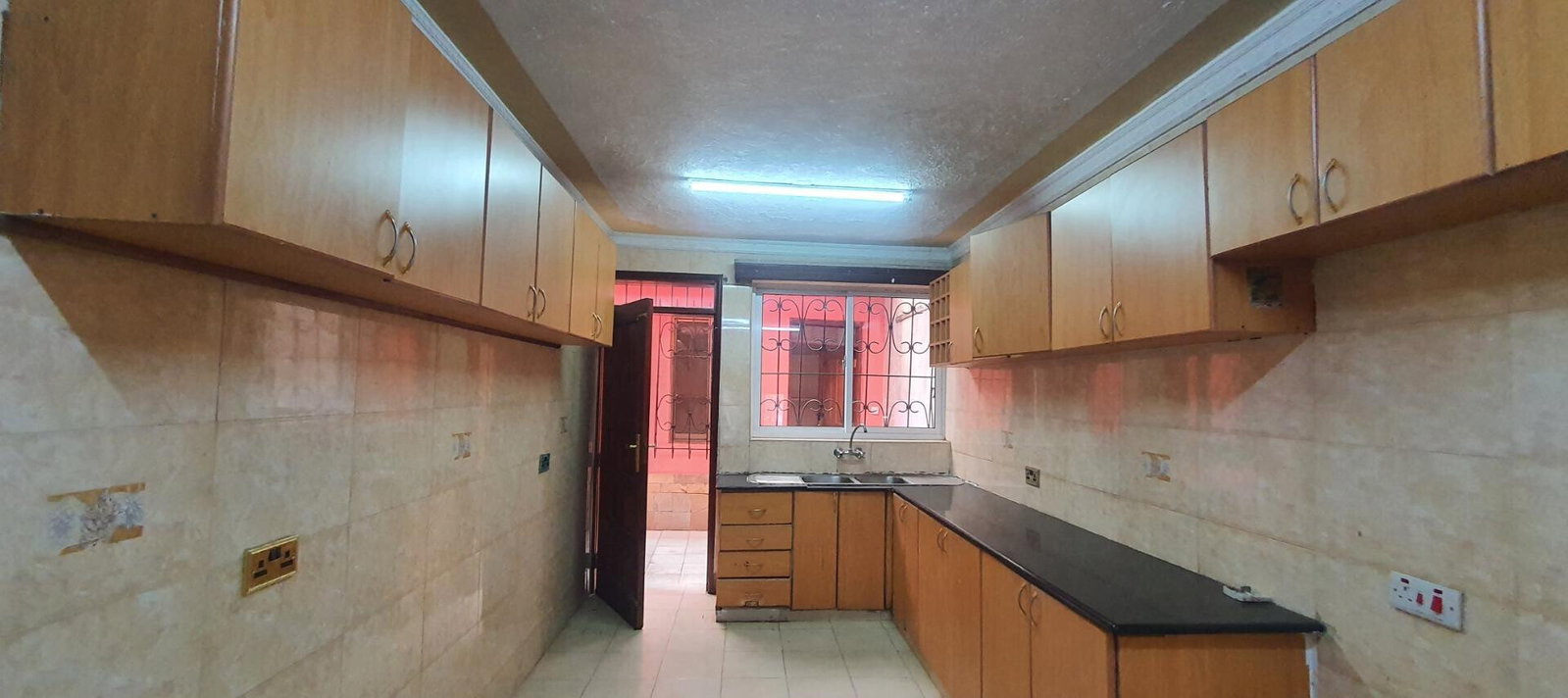 Spacious 4-Bed Townhouse with Pantry & DSQ - Lavington