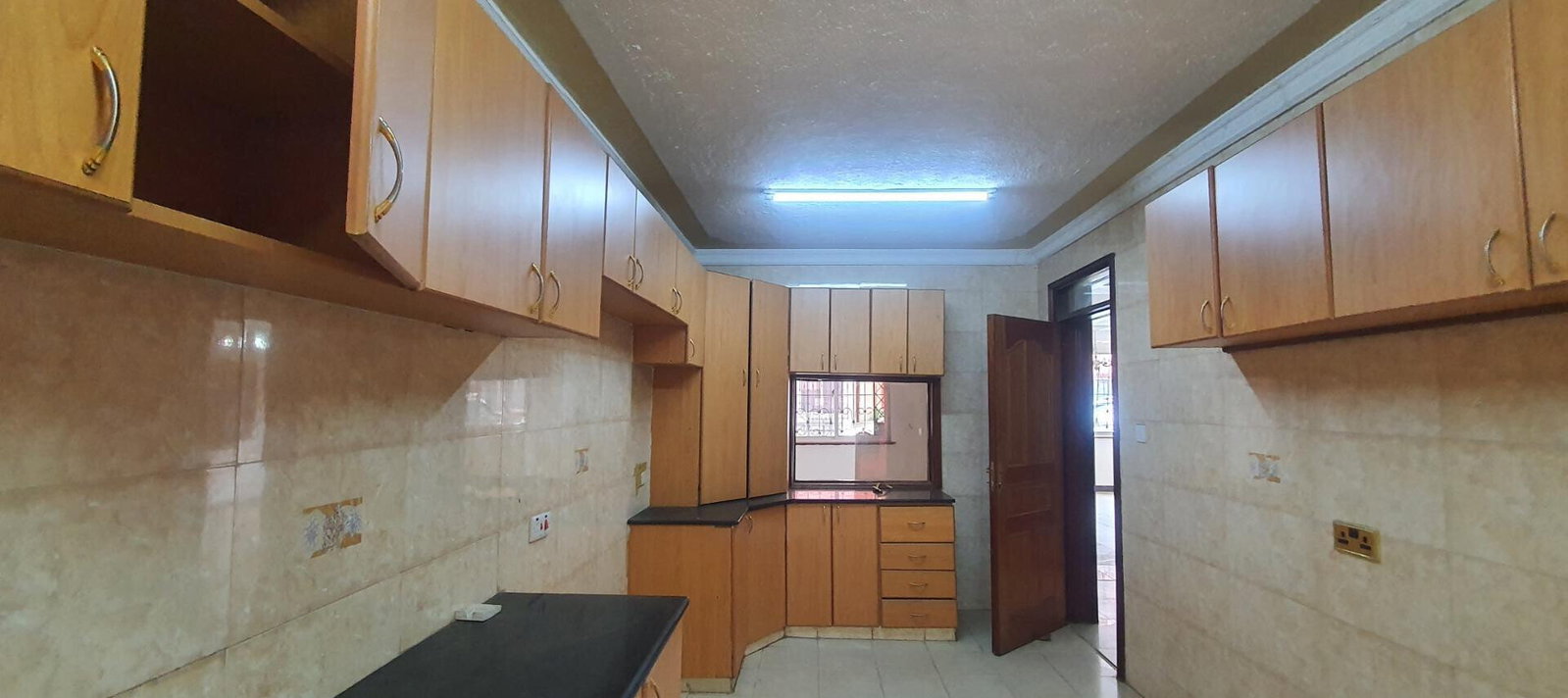 Spacious 4-Bed Townhouse with Pantry & DSQ - Lavington