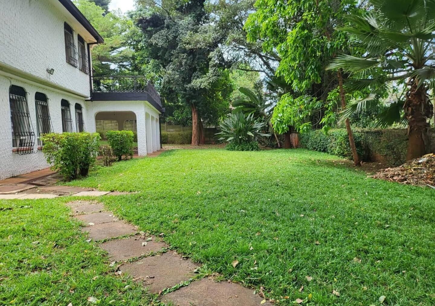 Spacious 4BR Garden Home