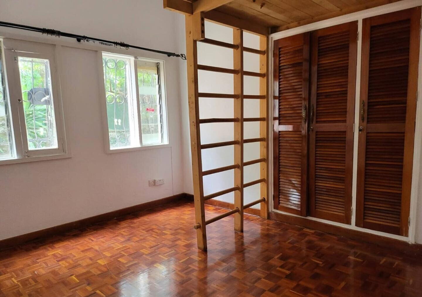Spacious 4BR Garden Home