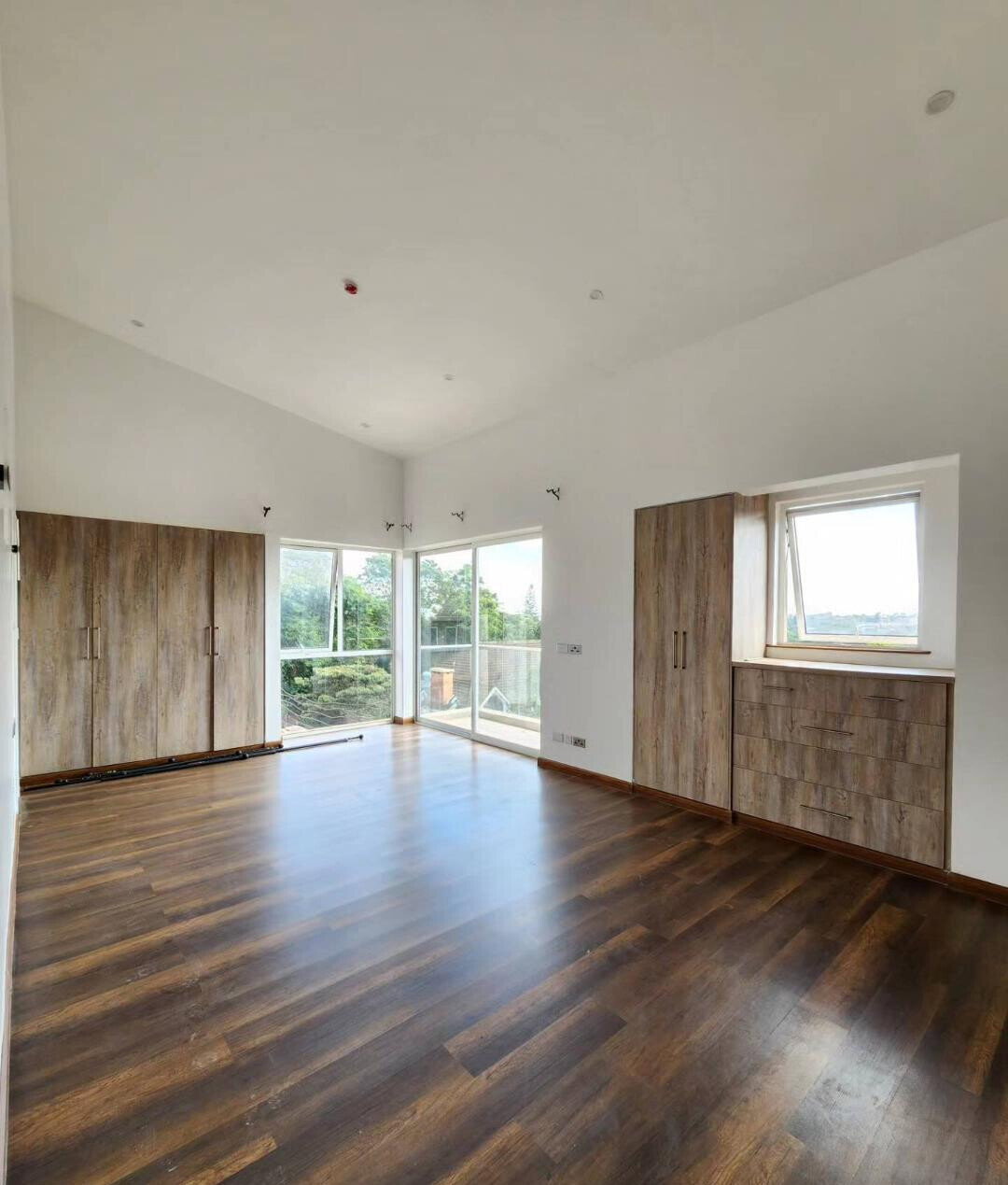 12-Unit Gated Townhouse with Rooftop Terrace & Pool - Lavington