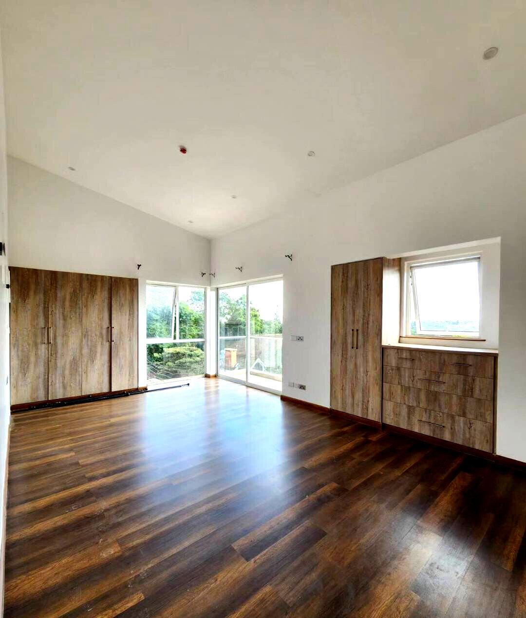 12-Unit Gated Townhouse with Rooftop Terrace & Pool - Lavington