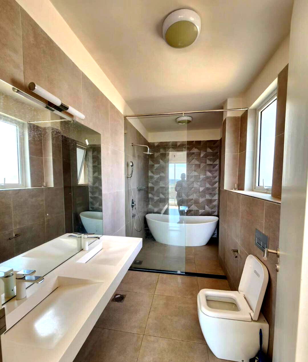 12-Unit Gated Townhouse with Rooftop Terrace & Pool - Lavington