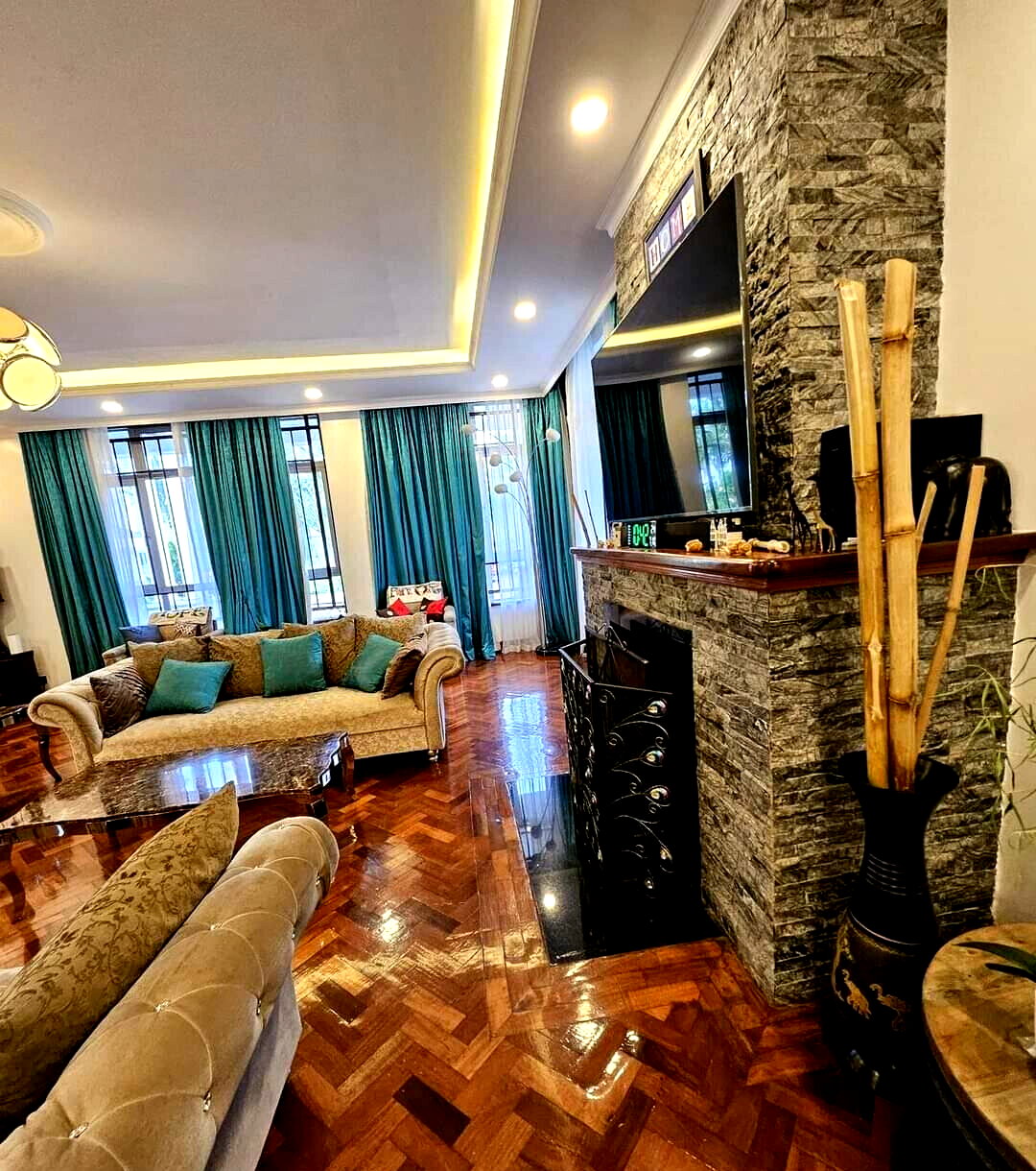 6-Bedroom Villa with Guest Wing & Gym on Half-Acre - Runda