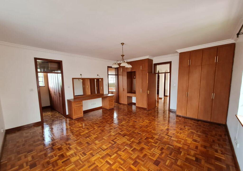 5-Ensuite Townhouse with DSQ & Private Garden - Lavington