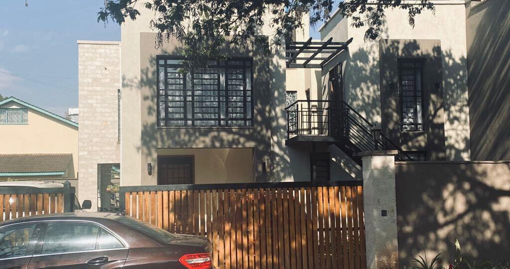 4BR Townhouse with DSQ & Lush Garden - Kilimani