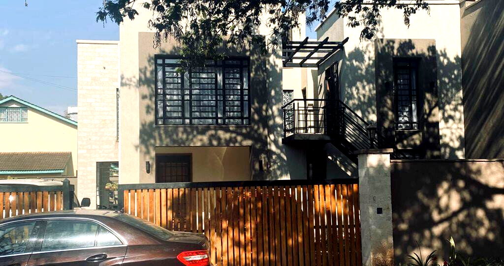 4BR Townhouse with DSQ & Lush Garden - Kilimani