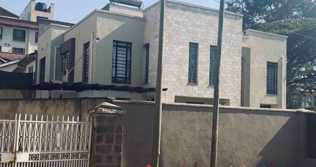 4BR Townhouse with DSQ & Lush Garden - Kilimani