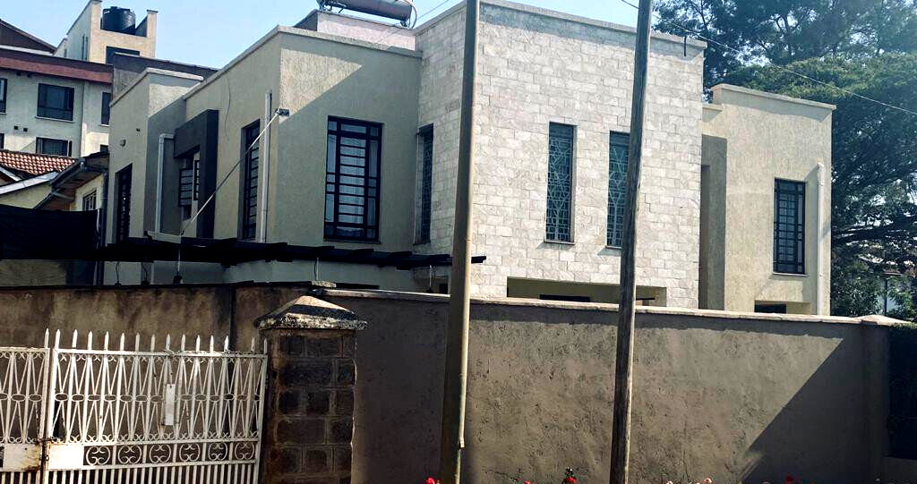 4BR Townhouse with DSQ & Lush Garden - Kilimani