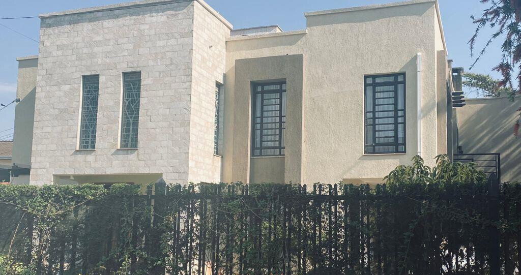 4BR Townhouse with DSQ & Lush Garden - Kilimani