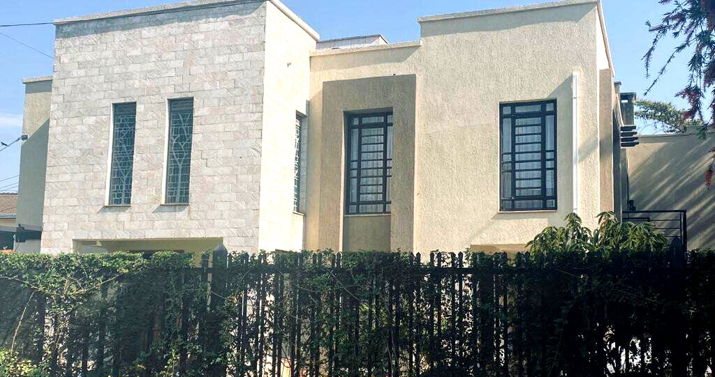 4BR Townhouse with DSQ & Lush Garden - Kilimani