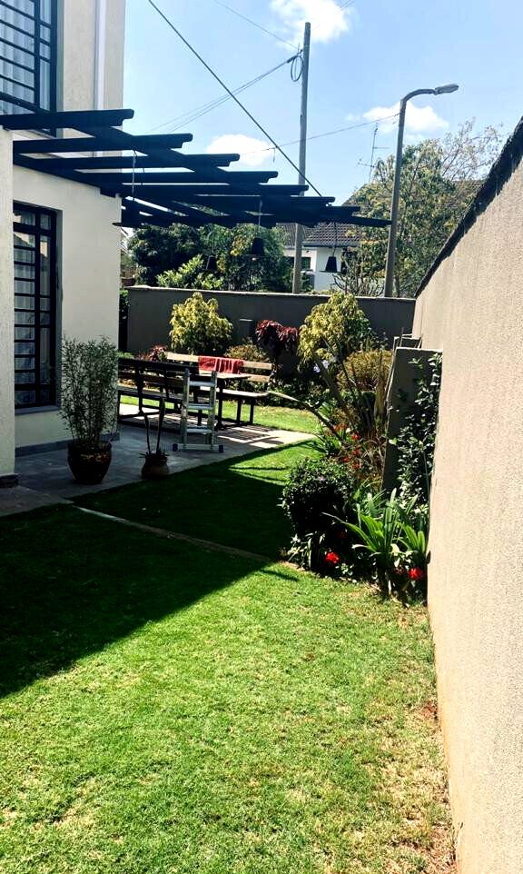 4BR Townhouse with DSQ & Lush Garden - Kilimani