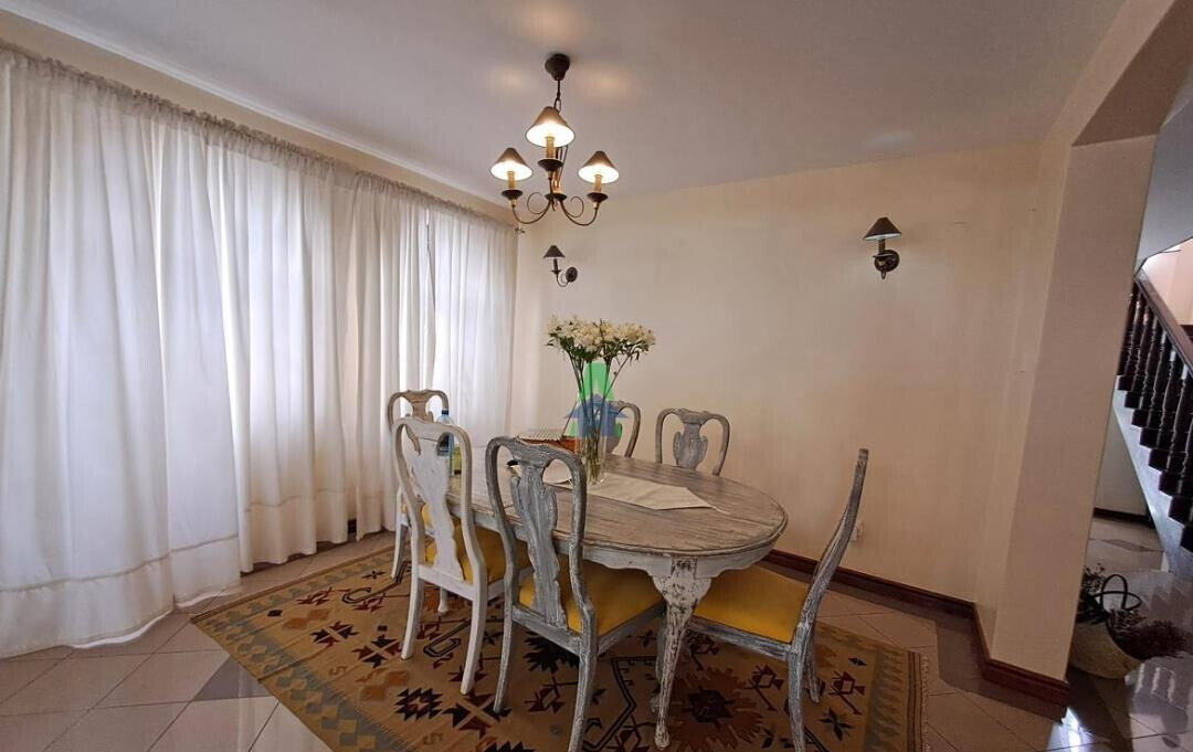 5BR Townhouse with Sunken Living & Pool Access - Westlands