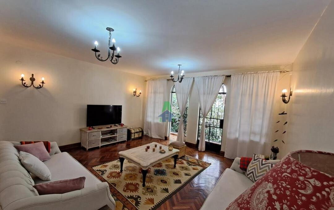 5BR Townhouse with Sunken Living & Pool Access - Westlands