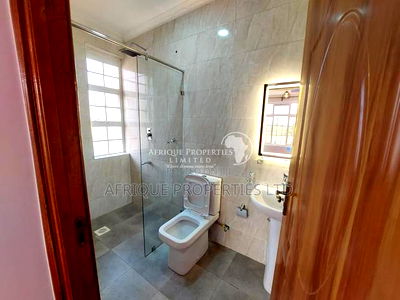 4bdrm Mansion in Thika Green for rent - Image 11