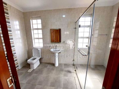 4bdrm Mansion in Thika Green for rent - Image 14