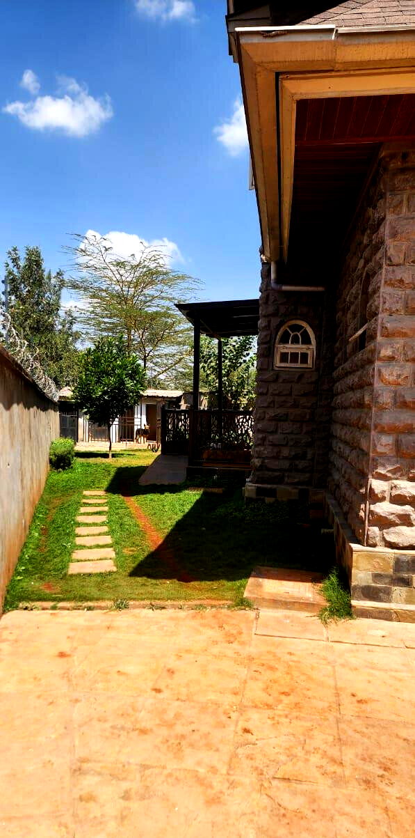 5BR All-Ensuite Townhouse with Perimeter Wall - Kitengela