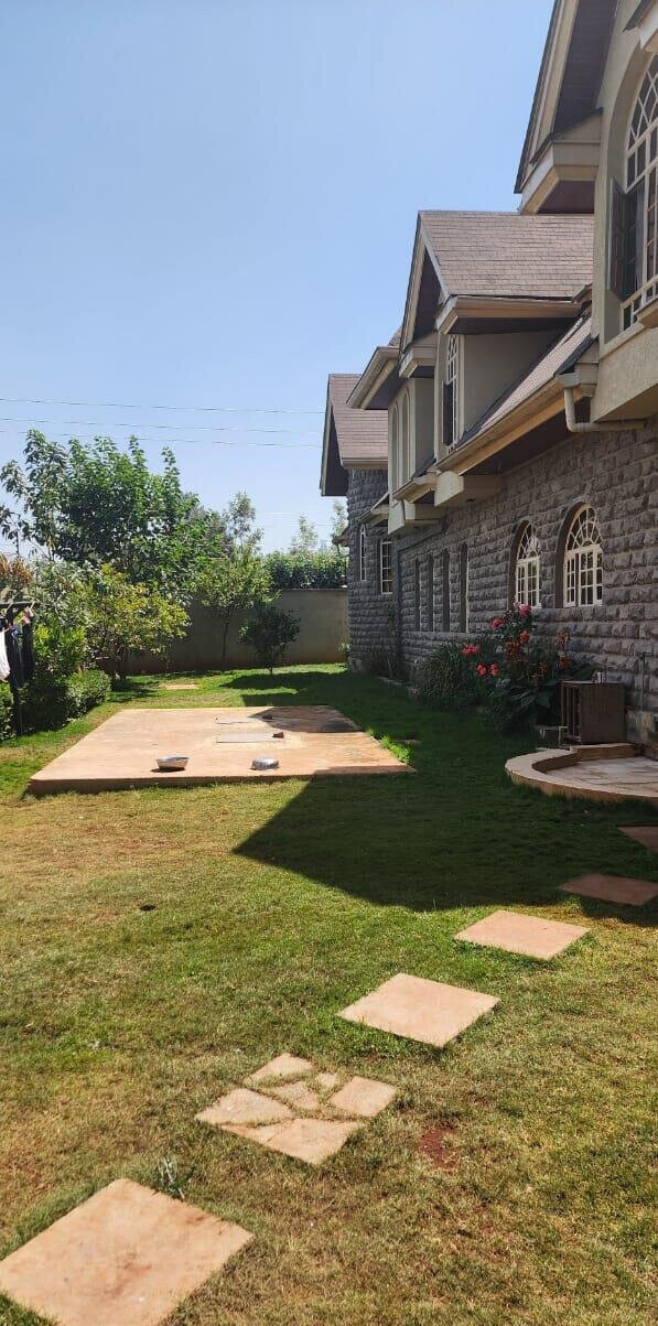 5BR All-Ensuite Townhouse with Perimeter Wall - Kitengela