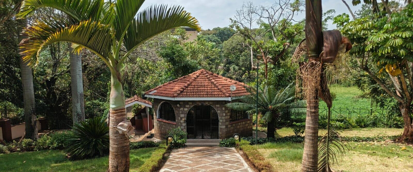 6BR Garden Home on 100x100 Plot