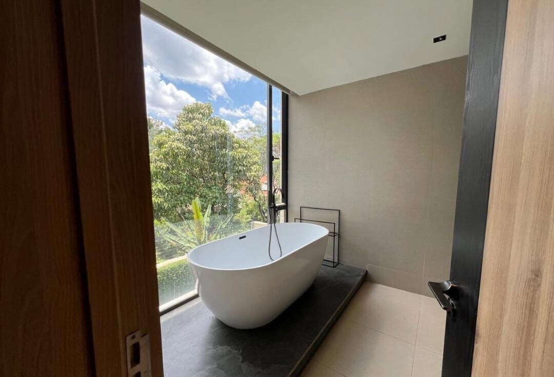 5-Ensuite Townhouse with Two Kitchens & DSQ - Lavington