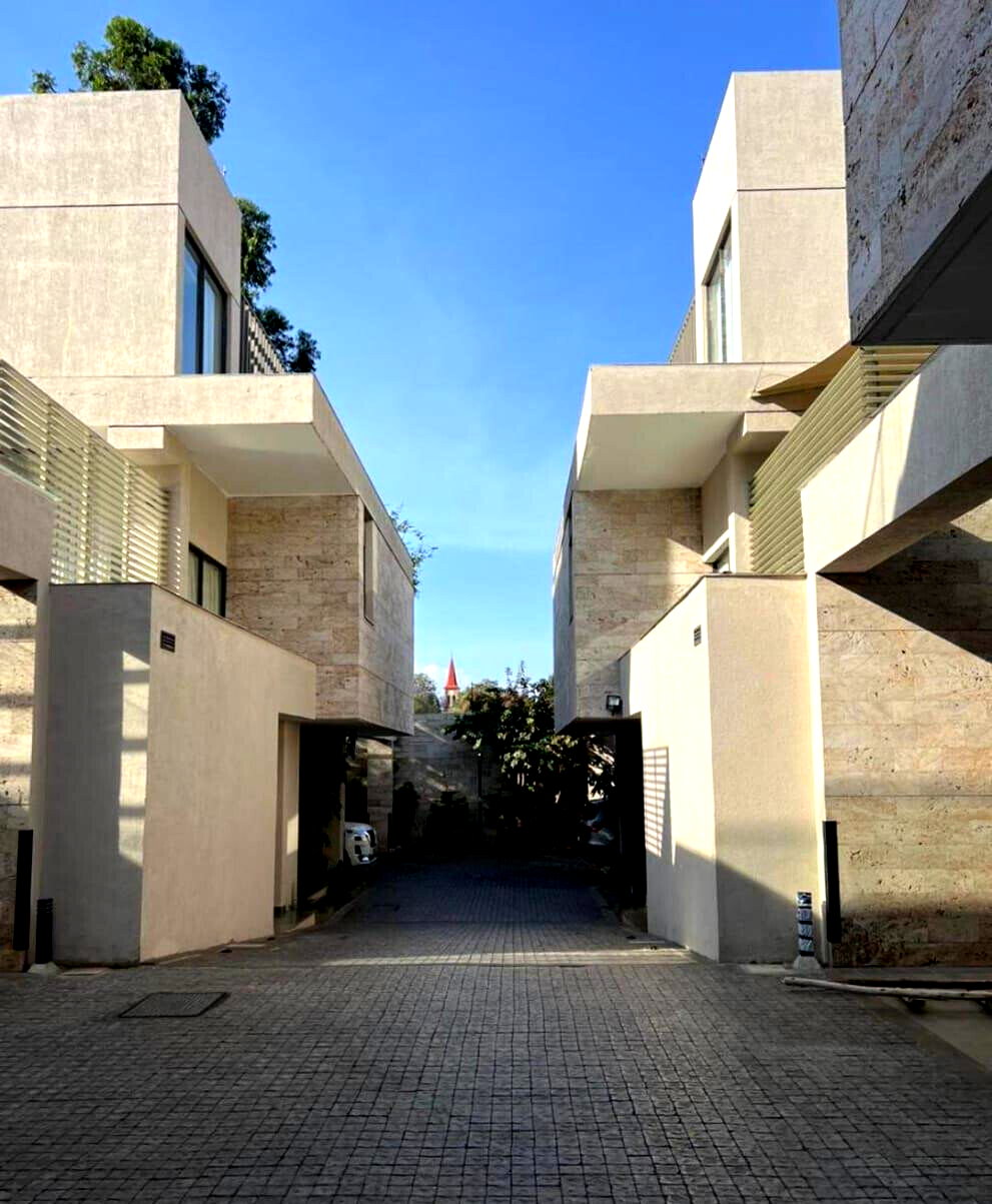 5-Ensuite Townhouse with Two Kitchens & DSQ - Lavington