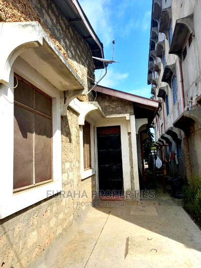 10bdrm Bungalow in Bamburi for Sale - Image 7