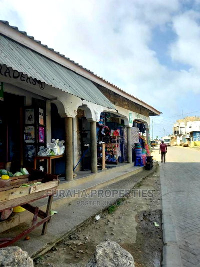 10bdrm Bungalow in Bamburi for Sale - Image 6