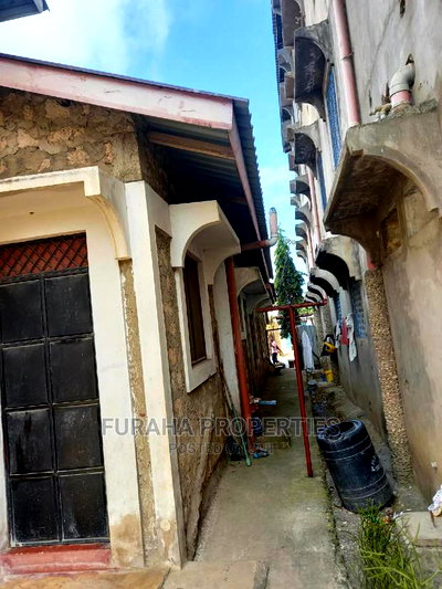 10bdrm Bungalow in Bamburi for Sale - Image 3