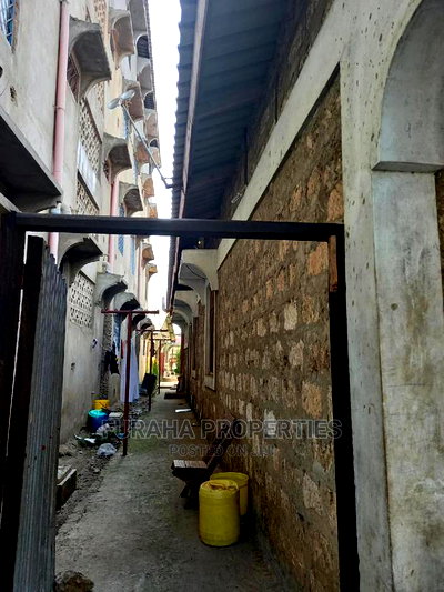 10bdrm Bungalow in Bamburi for Sale - Image 5