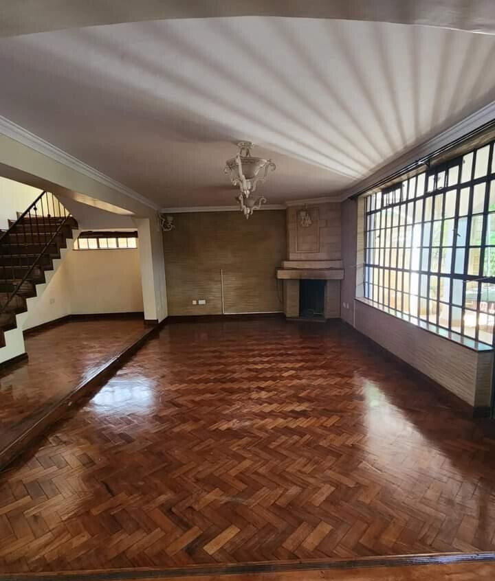 Pet-Friendly 5-Ensuite Townhouse with DSQ - Lavington