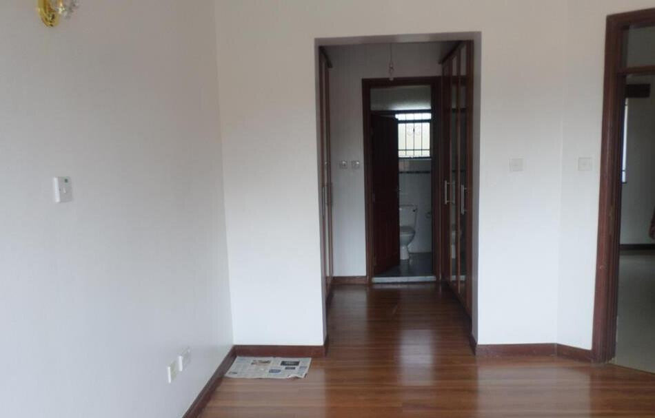 4BR Townhouse with Pool & Borehole - Westlands Gated Community