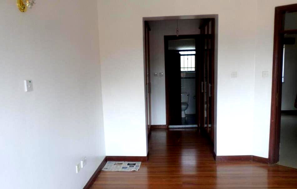 4BR Townhouse with Pool & Borehole - Westlands Gated Community