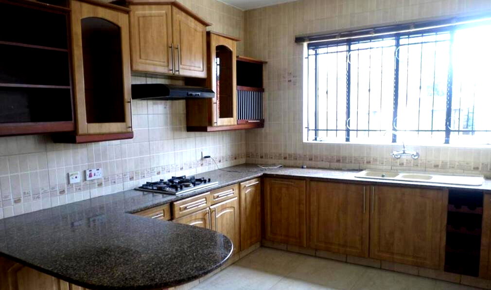 4BR Townhouse with Pool & Borehole - Westlands Gated Community