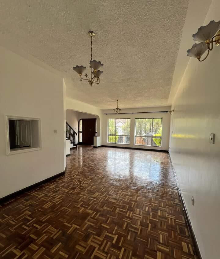 4BR Townhouse with DSQ in Serene Gated Community - Kileleshwa