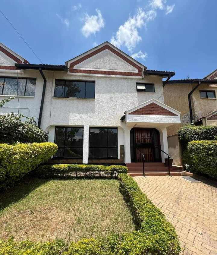 4BR Townhouse with DSQ in Serene Gated Community - Kileleshwa