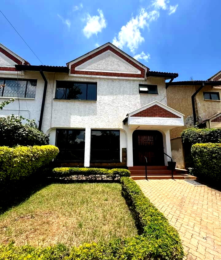 4BR Townhouse with DSQ in Serene Gated Community - Kileleshwa