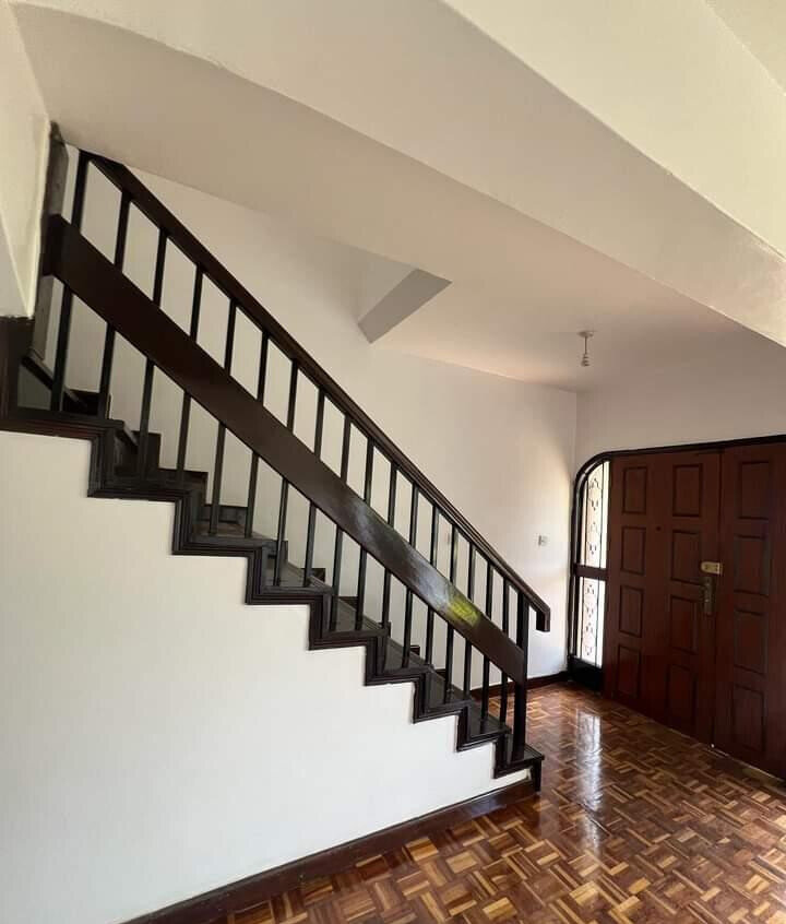 4BR Townhouse with DSQ in Serene Gated Community - Kileleshwa