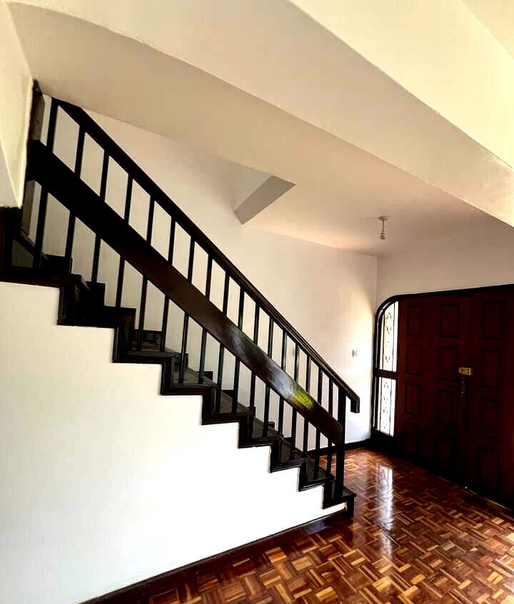 4BR Townhouse with DSQ in Serene Gated Community - Kileleshwa