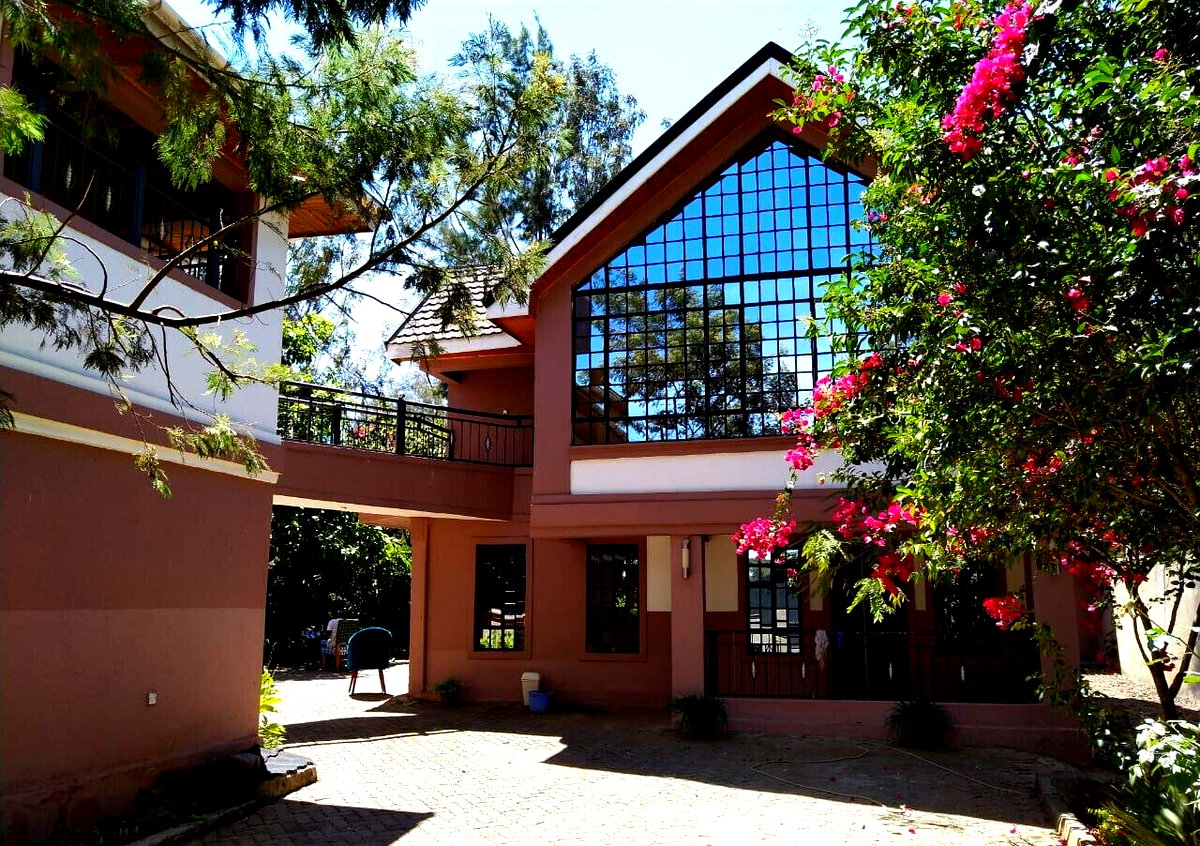 5-Bed Townhouse with DSQ & Expansive Garden – Karen