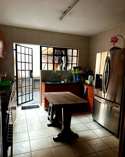 4-Bedroom Maisonette with Downstairs Ensuite - South B