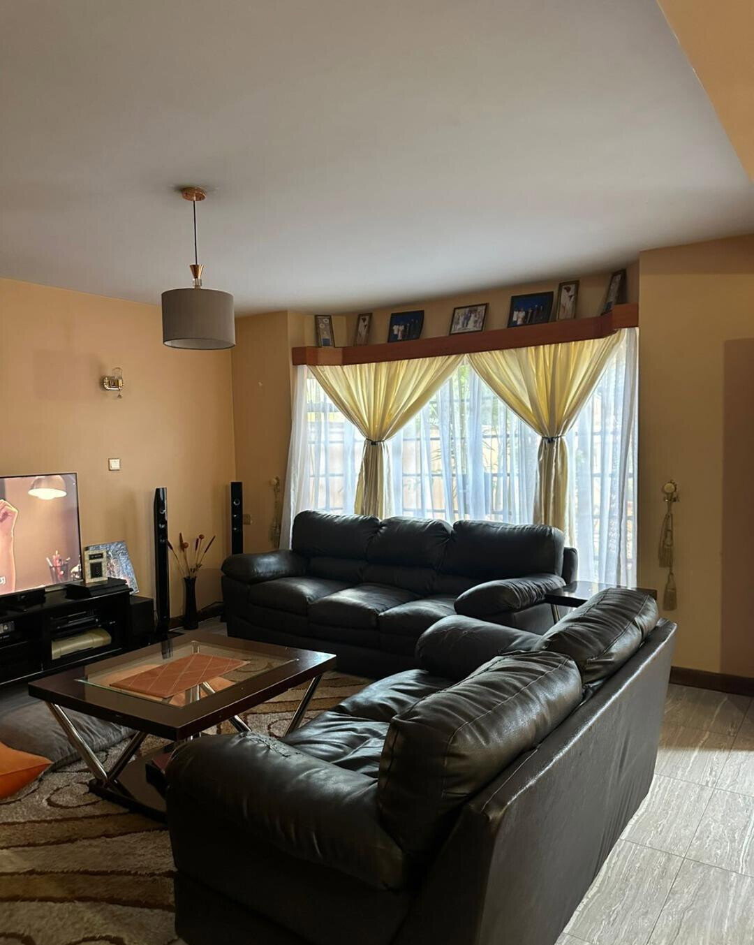4-Bedroom Maisonette with Downstairs Ensuite - South B