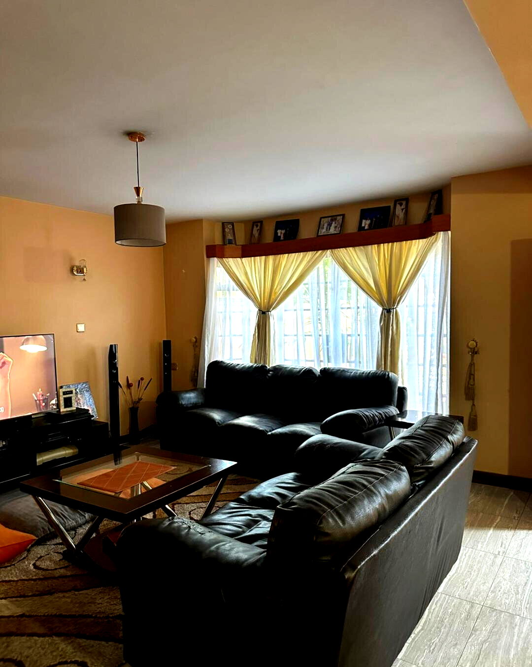 4-Bedroom Maisonette with Downstairs Ensuite - South B