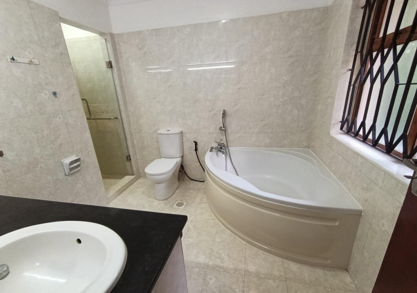 50x100 Plot 5BR House at KSh 581K