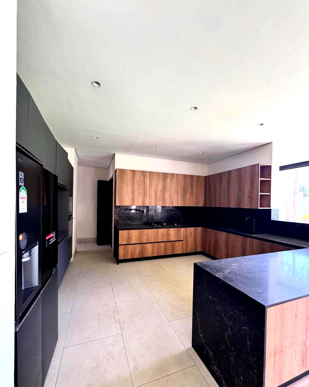5-Ensuite Townhouse with DSQ & Backup Systems - Kyuna