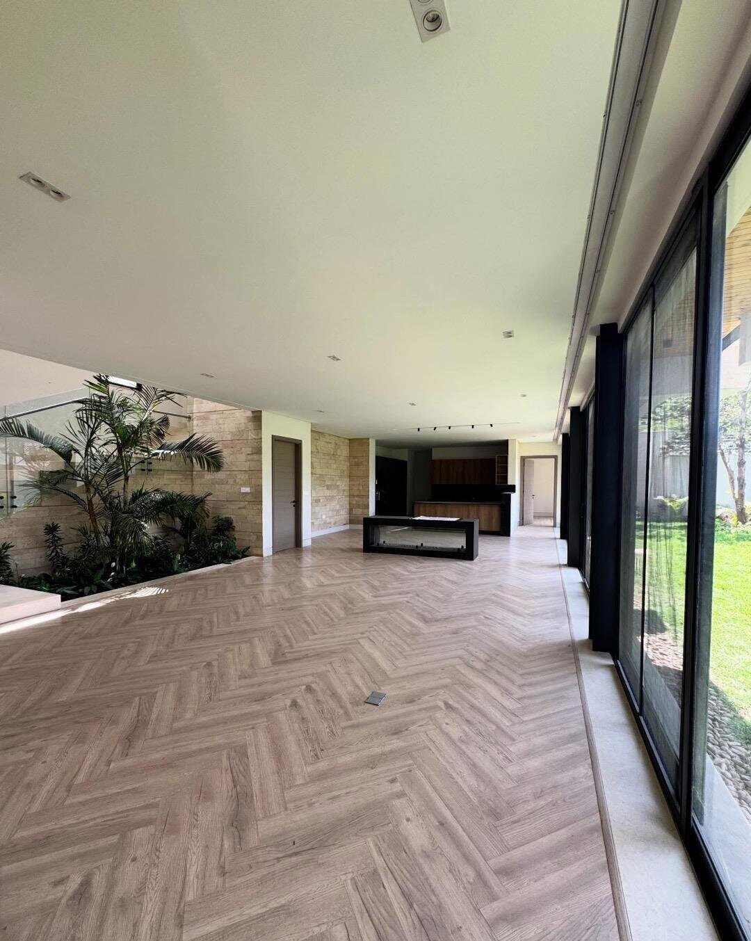 5-Ensuite Townhouse with DSQ & Backup Systems - Kyuna