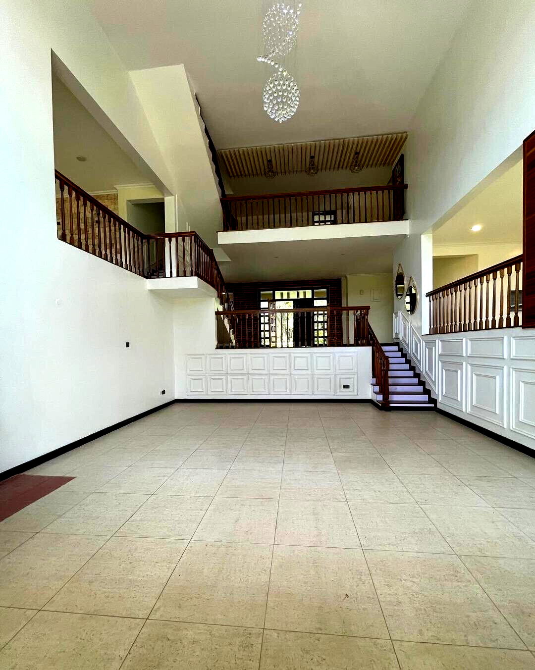5-Ensuite Townhouse with Lake & DSQ on Half-Acre – Karen