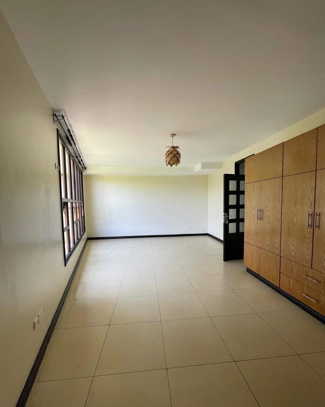 5-Ensuite Townhouse with Lake & DSQ on Half-Acre – Karen
