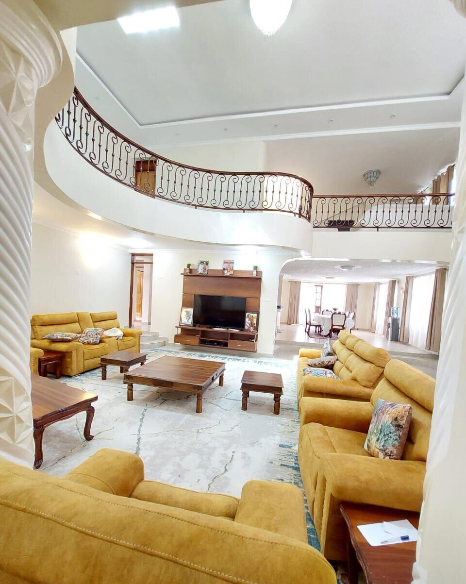 5-Bedroom Mansion with Guest Wing on Half-Acre - Kitisuru